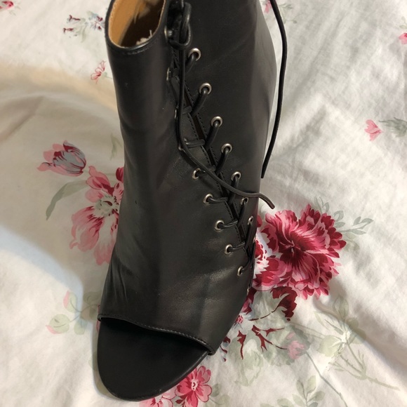 Sexy Lace-Up Booties - Picture 2 of 4